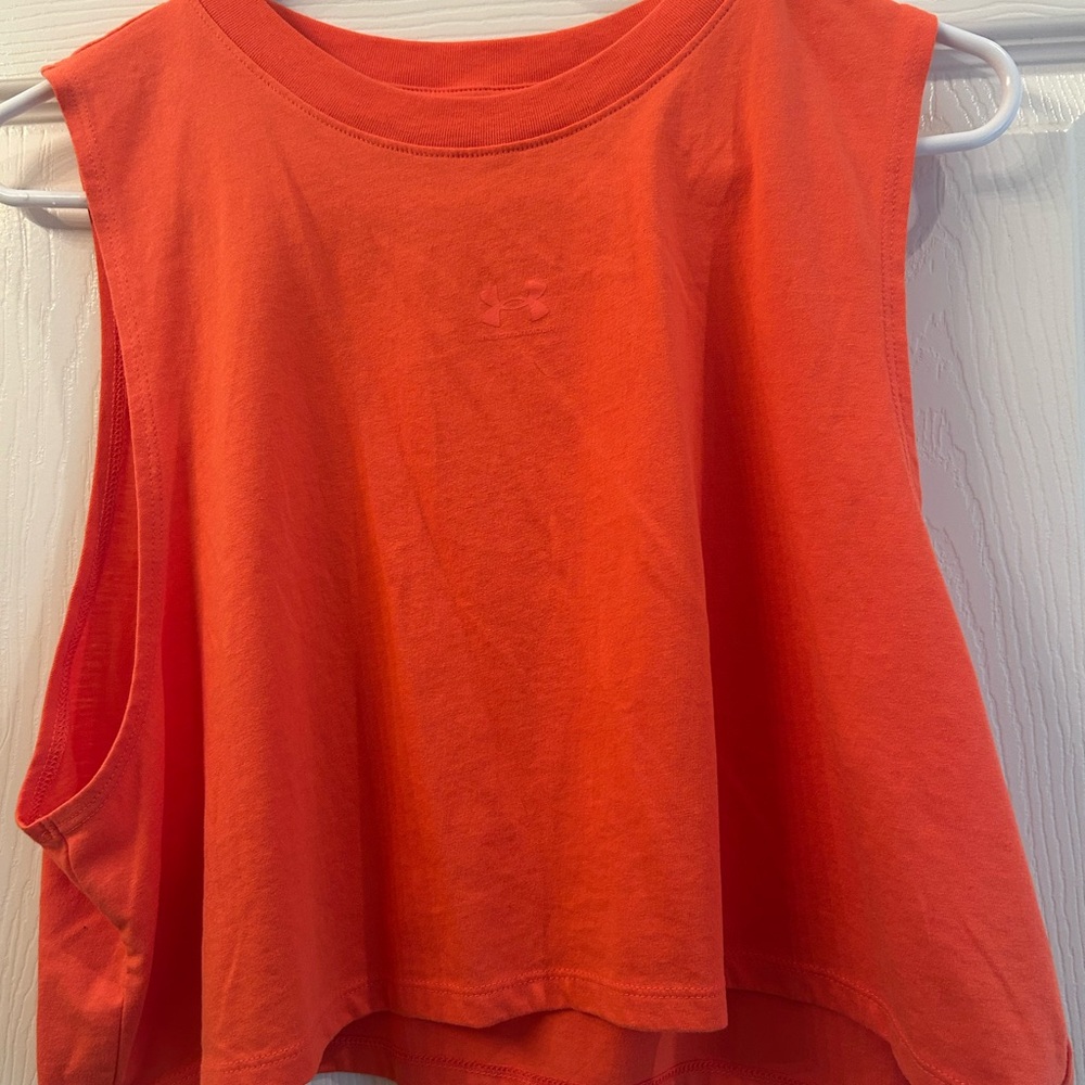 Under Armour Women's Bright salmon Muscle Tee